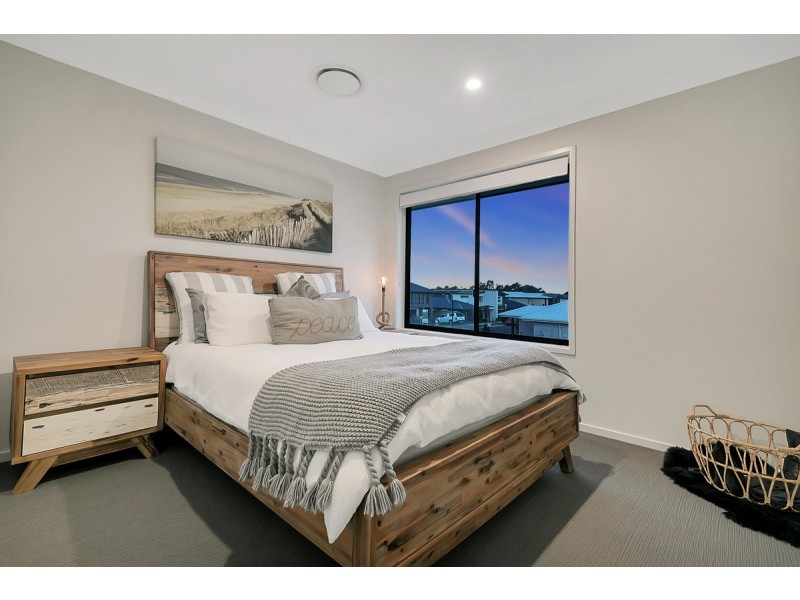 3 Colville Street, Redland Bay QLD 4165