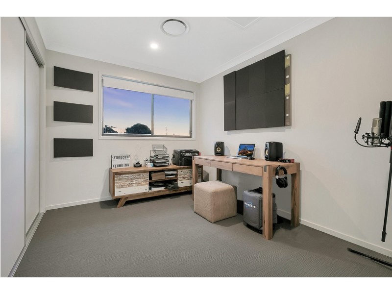 3 Colville Street, Redland Bay QLD 4165