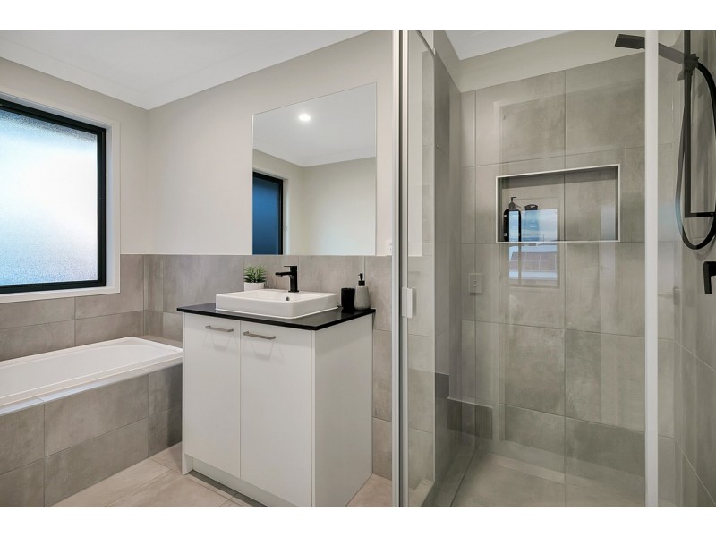 3 Colville Street, Redland Bay QLD 4165