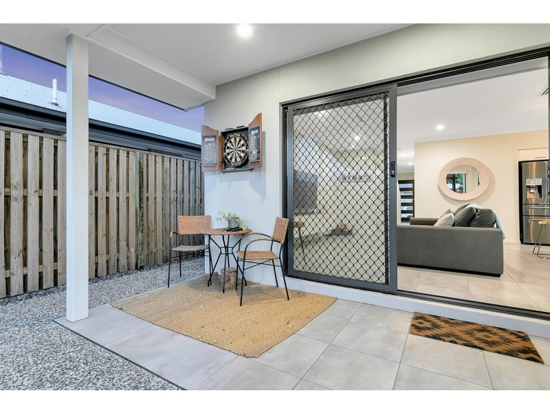 3 Colville Street, Redland Bay QLD 4165