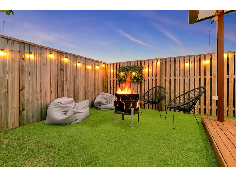3 Colville Street, Redland Bay QLD 4165