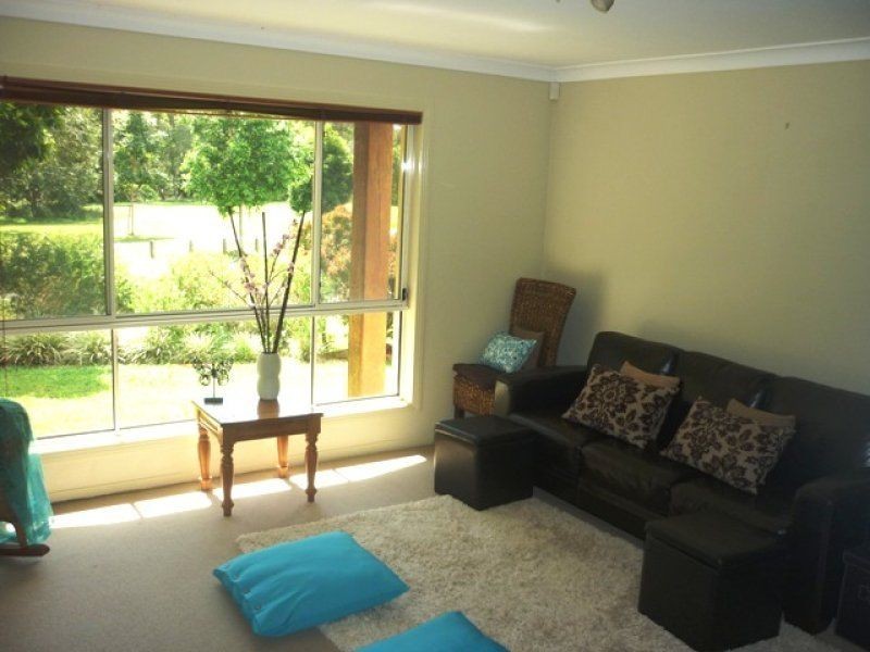 27 Parklink Drive, Redland Bay QLD 4165