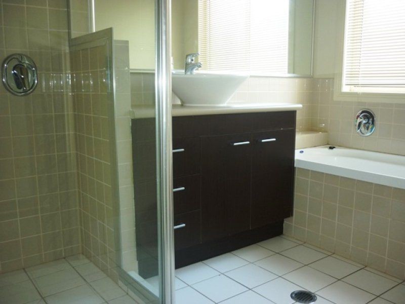 27 Parklink Drive, Redland Bay QLD 4165