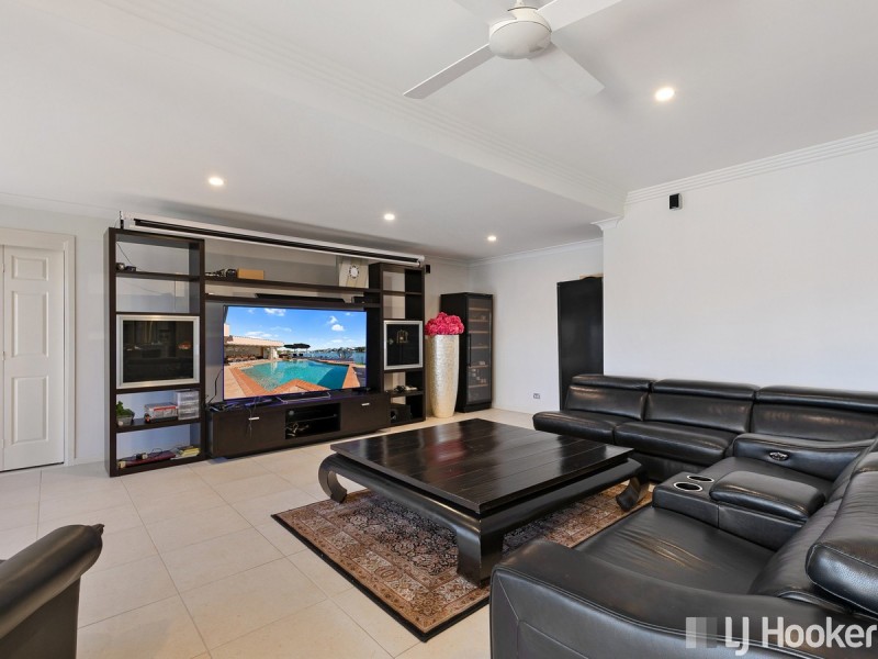 12 Raby Bay Boulevard, Raby Bay QLD 4163