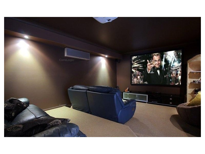 12 Raby Bay Boulevard, Raby Bay QLD 4163