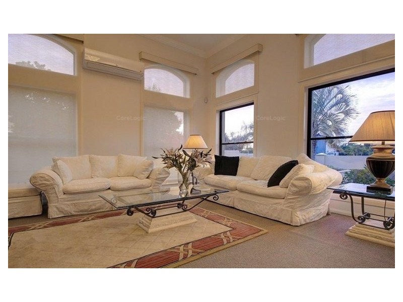 12 Raby Bay Boulevard, Raby Bay QLD 4163