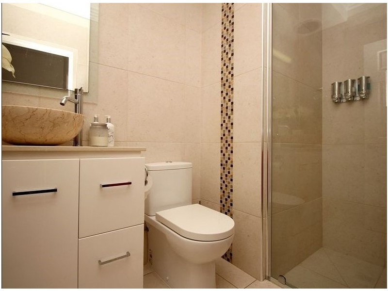 12 Raby Bay Boulevard, Raby Bay QLD 4163