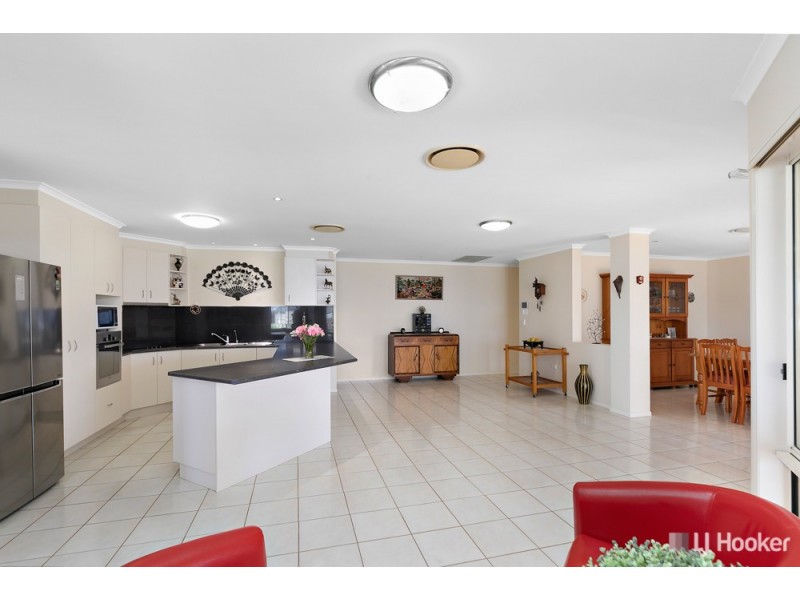 12 Keirnan Street, Redland Bay QLD 4165