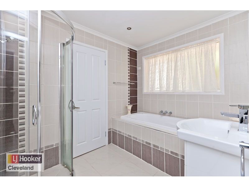 12 Voyagers Court, Raby Bay QLD 4163