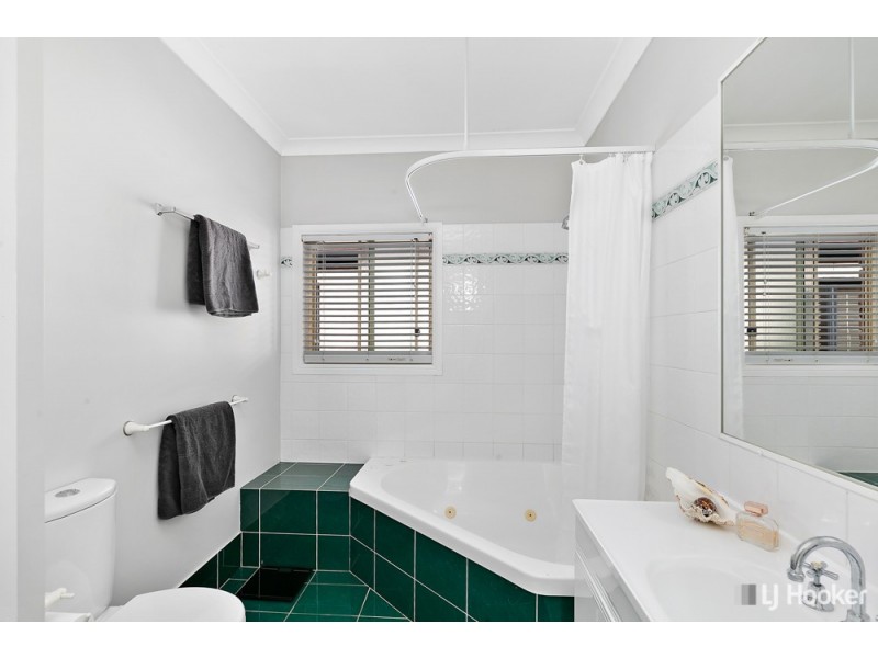 8 George Street, Ormiston QLD 4160