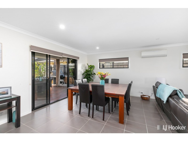 12 Daly Place, Redland Bay QLD 4165