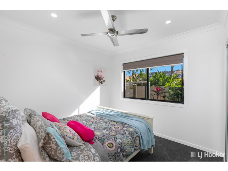 12 Daly Place, Redland Bay QLD 4165