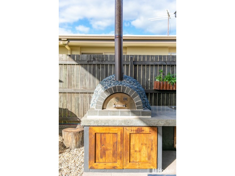 12 Daly Place, Redland Bay QLD 4165