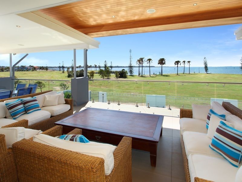 41 Raby Bay Boulevard, Raby Bay QLD 4163