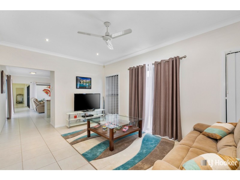 2/71 Sunningdale Drive, Redland Bay QLD 4165
