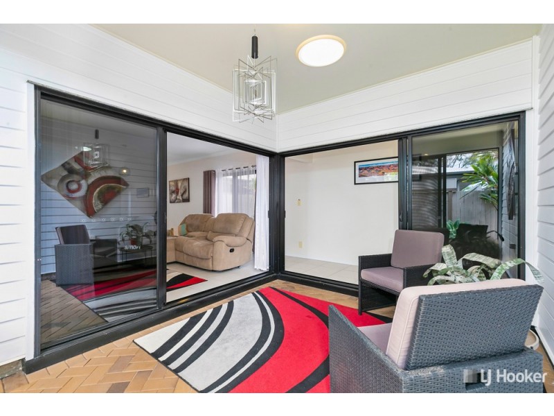 2/71 Sunningdale Drive, Redland Bay QLD 4165