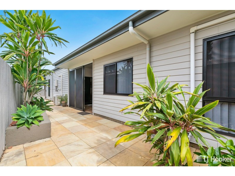 2/71 Sunningdale Drive, Redland Bay QLD 4165