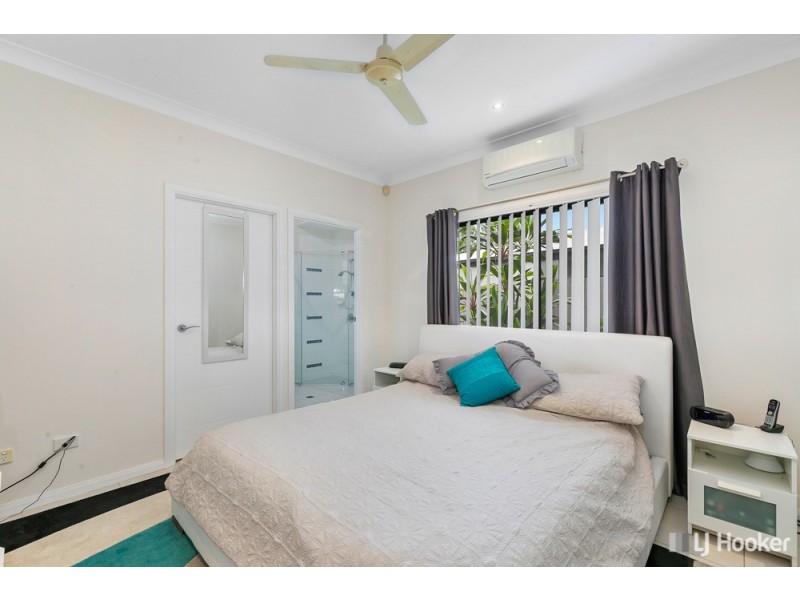 2/71 Sunningdale Drive, Redland Bay QLD 4165