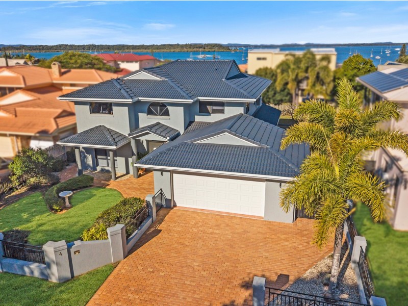 4 Lookout Court, Victoria Point QLD 4165