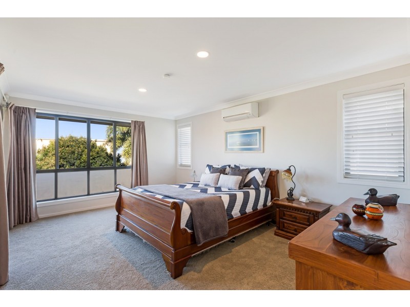 4 Lookout Court, Victoria Point QLD 4165