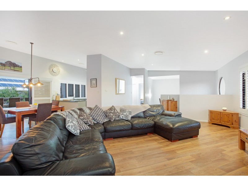 12 Seaspray Street, Thornlands QLD 4164