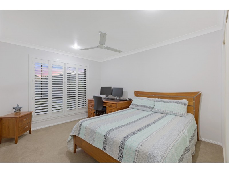 12 Seaspray Street, Thornlands QLD 4164