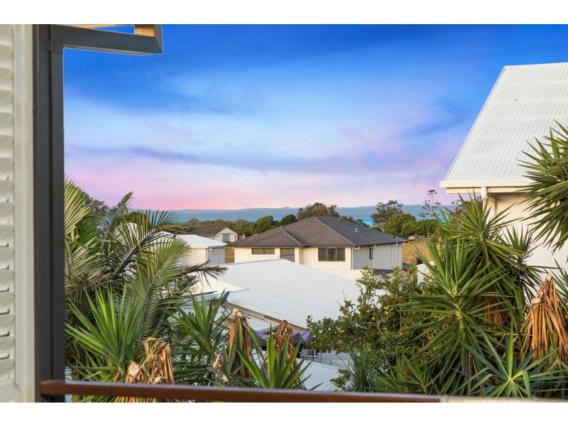 12 Seaspray Street, Thornlands QLD 4164