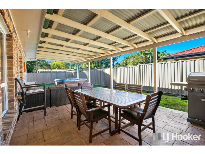 8 Jeanne Drive, Victoria Point QLD 4165