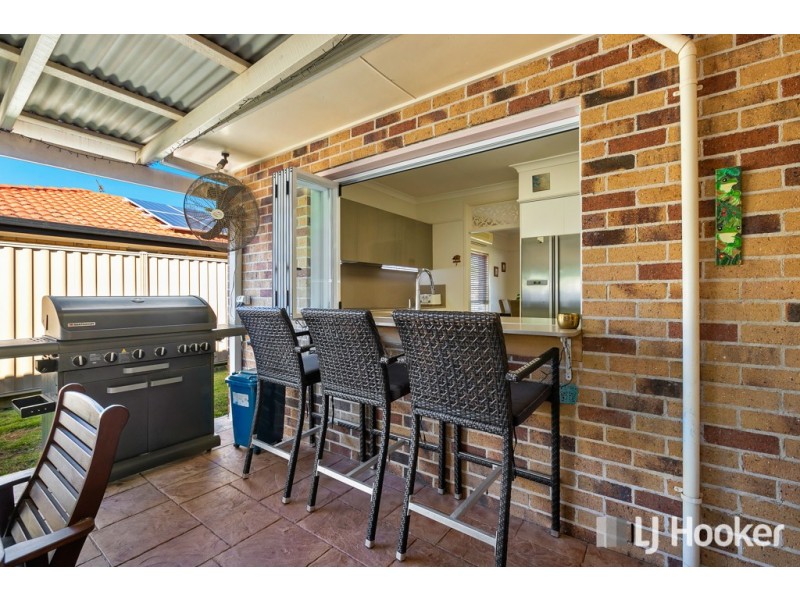 8 Jeanne Drive, Victoria Point QLD 4165