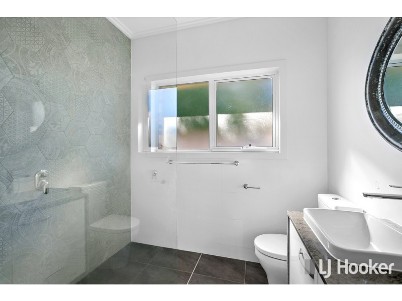 8 Jeanne Drive, Victoria Point QLD 4165