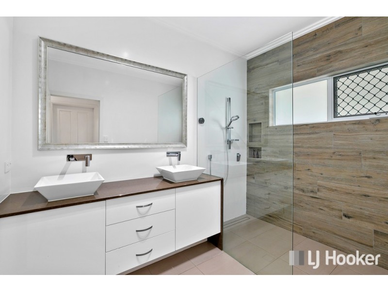 8 Jeanne Drive, Victoria Point QLD 4165