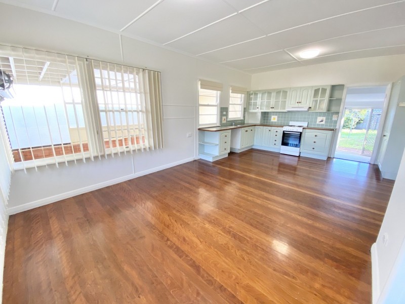 8 Edinburgh Street, Victoria Point QLD 4165