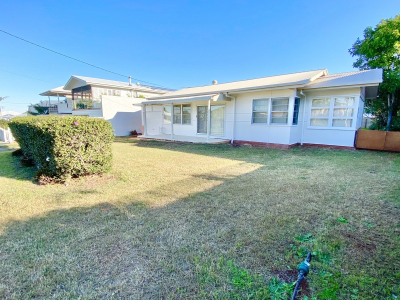 8 Edinburgh Street, Victoria Point QLD 4165