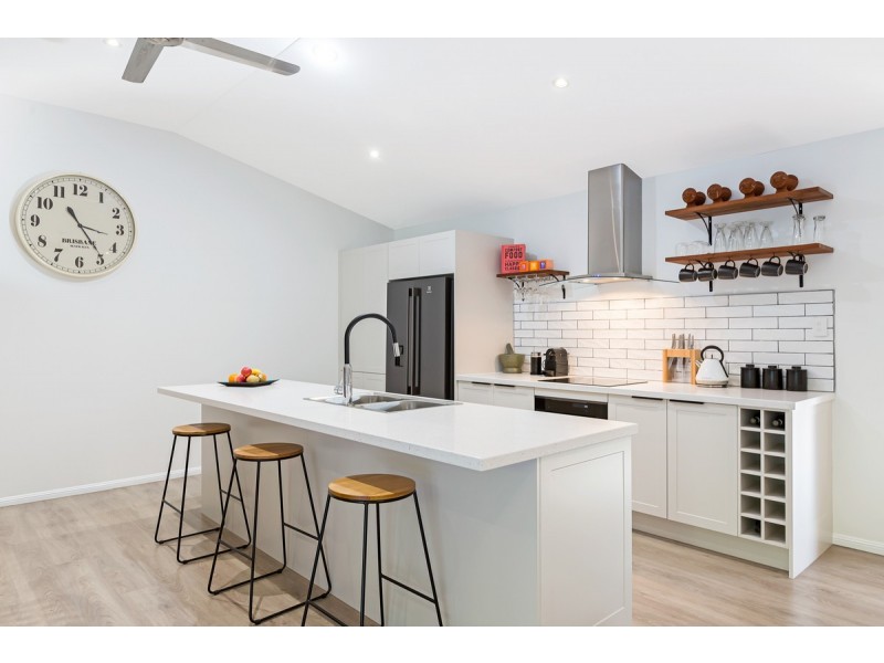 36 Kalmia Drive, Redland Bay QLD 4165