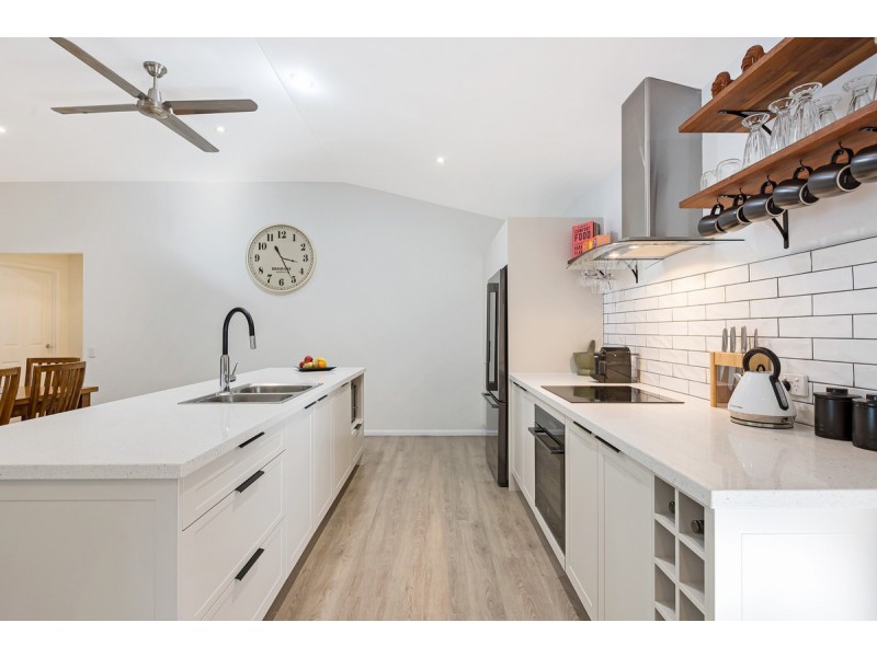 36 Kalmia Drive, Redland Bay QLD 4165