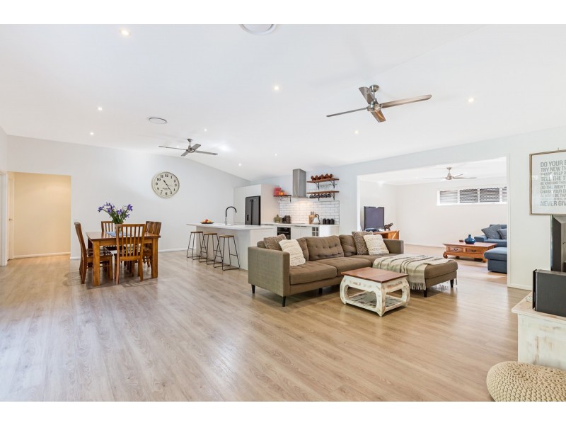 36 Kalmia Drive, Redland Bay QLD 4165