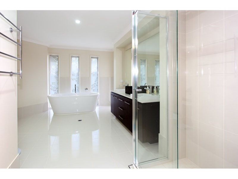5 Hoskins Drive, Wellington Point QLD 4160