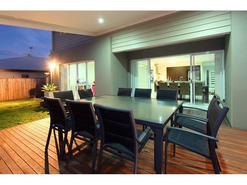 5 Hoskins Drive, Wellington Point QLD 4160