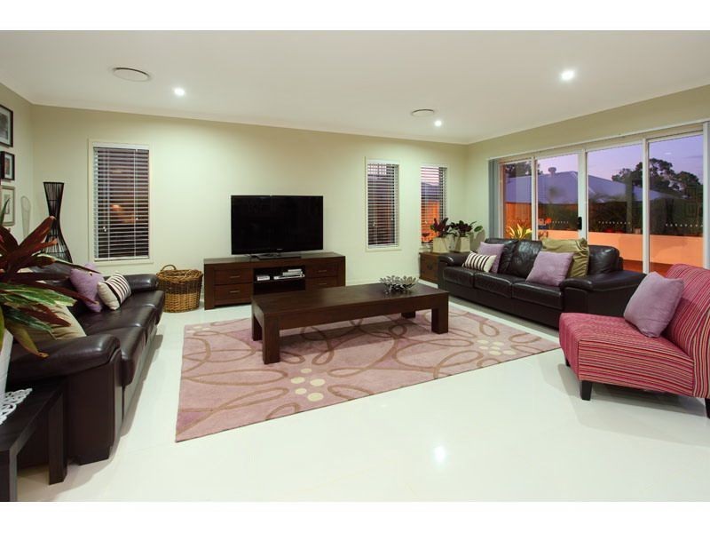 5 Hoskins Drive, Wellington Point QLD 4160