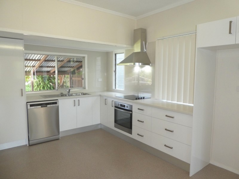 33 Whites Road, Manly West QLD 4179
