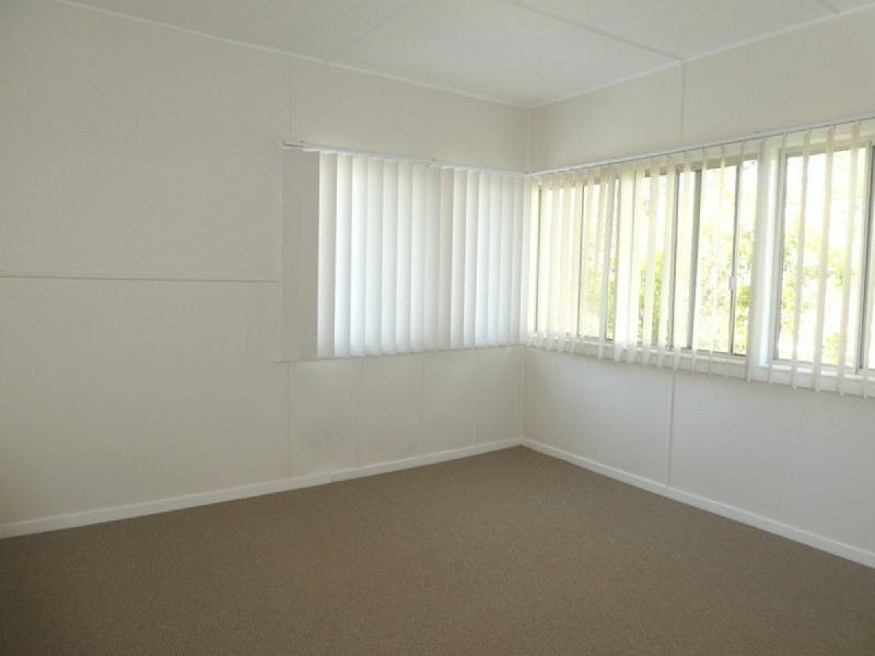 33 Whites Road, Manly West QLD 4179
