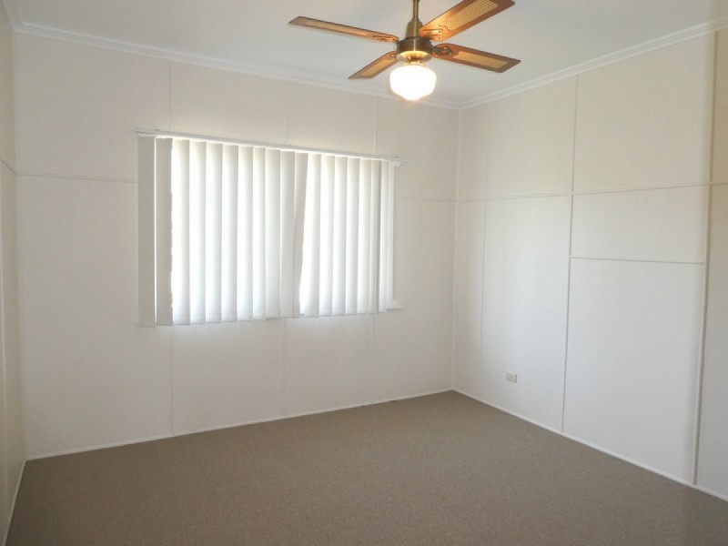 33 Whites Road, Manly West QLD 4179