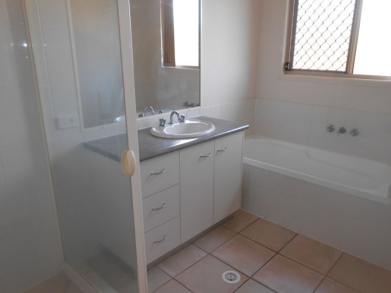 2 Burkett Crescent, Victoria Point QLD 4165