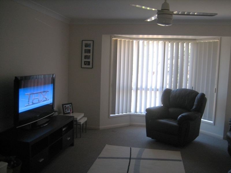8 Daydream Street, Redland Bay QLD 4165