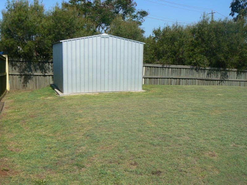 8 Daydream Street, Redland Bay QLD 4165