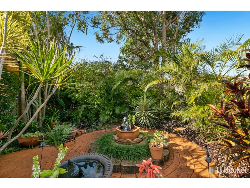 2 Vicki Place, Victoria Point QLD 4165