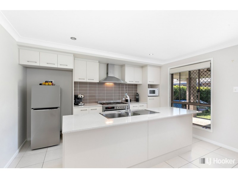 80A Carinyan Drive, Birkdale QLD 4159