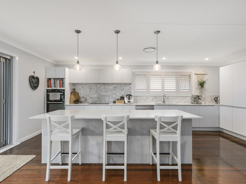 6 Larwood Street, Upper Mount Gravatt QLD 4122