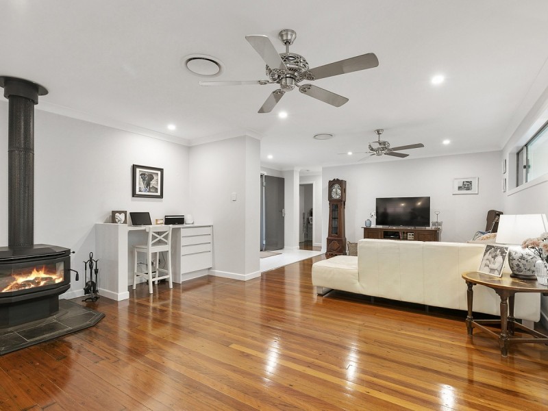 6 Larwood Street, Upper Mount Gravatt QLD 4122