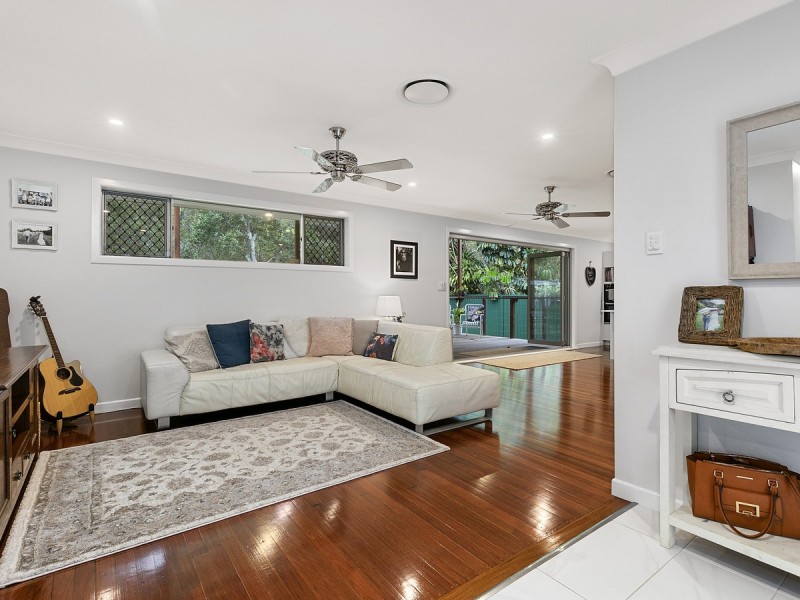 6 Larwood Street, Upper Mount Gravatt QLD 4122